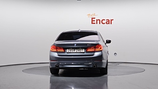 BMW 5-SERIES G30 2019