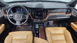 VOLVO XC60 2023
