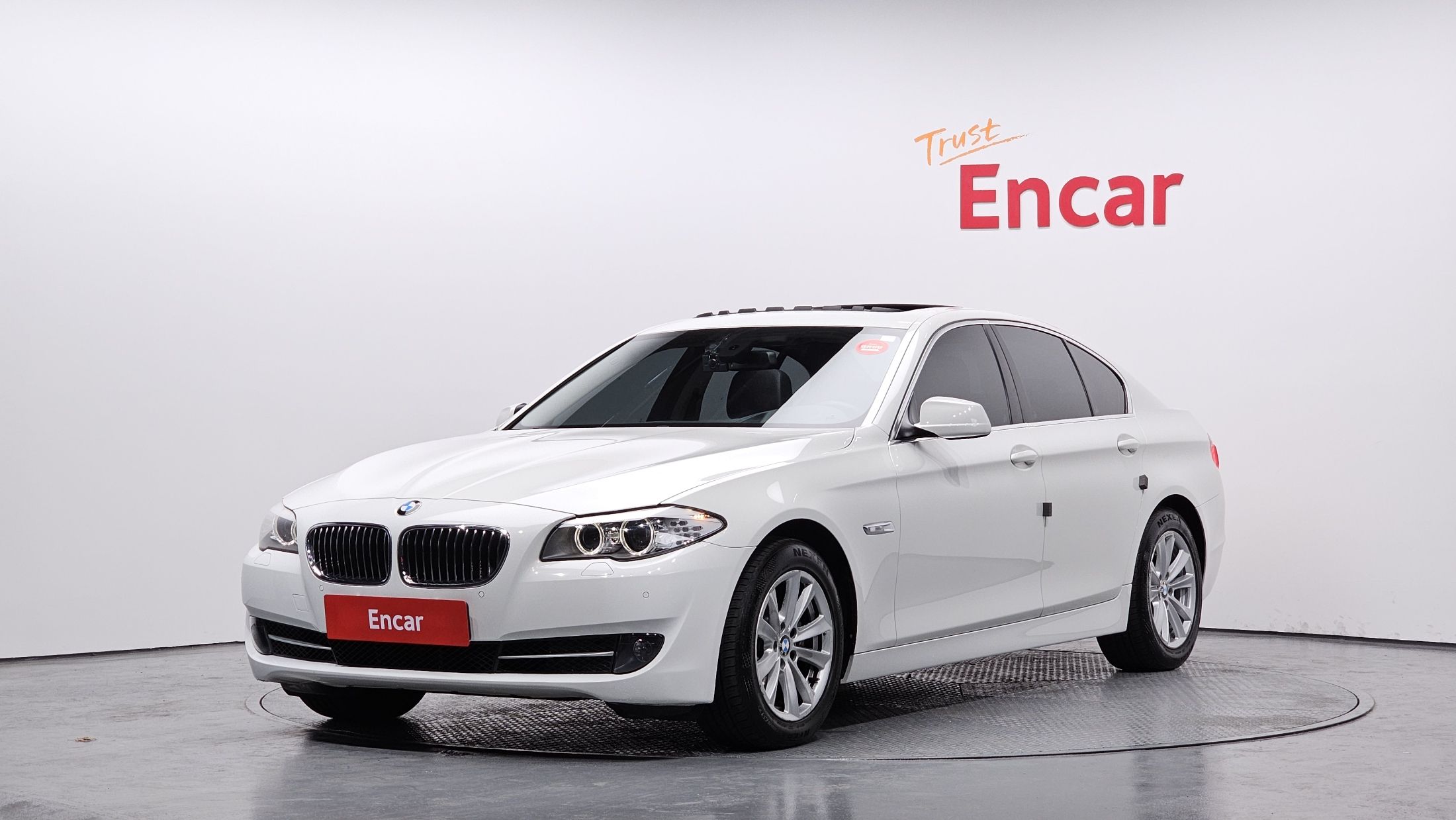 BMW 5-SERIES F10 2011