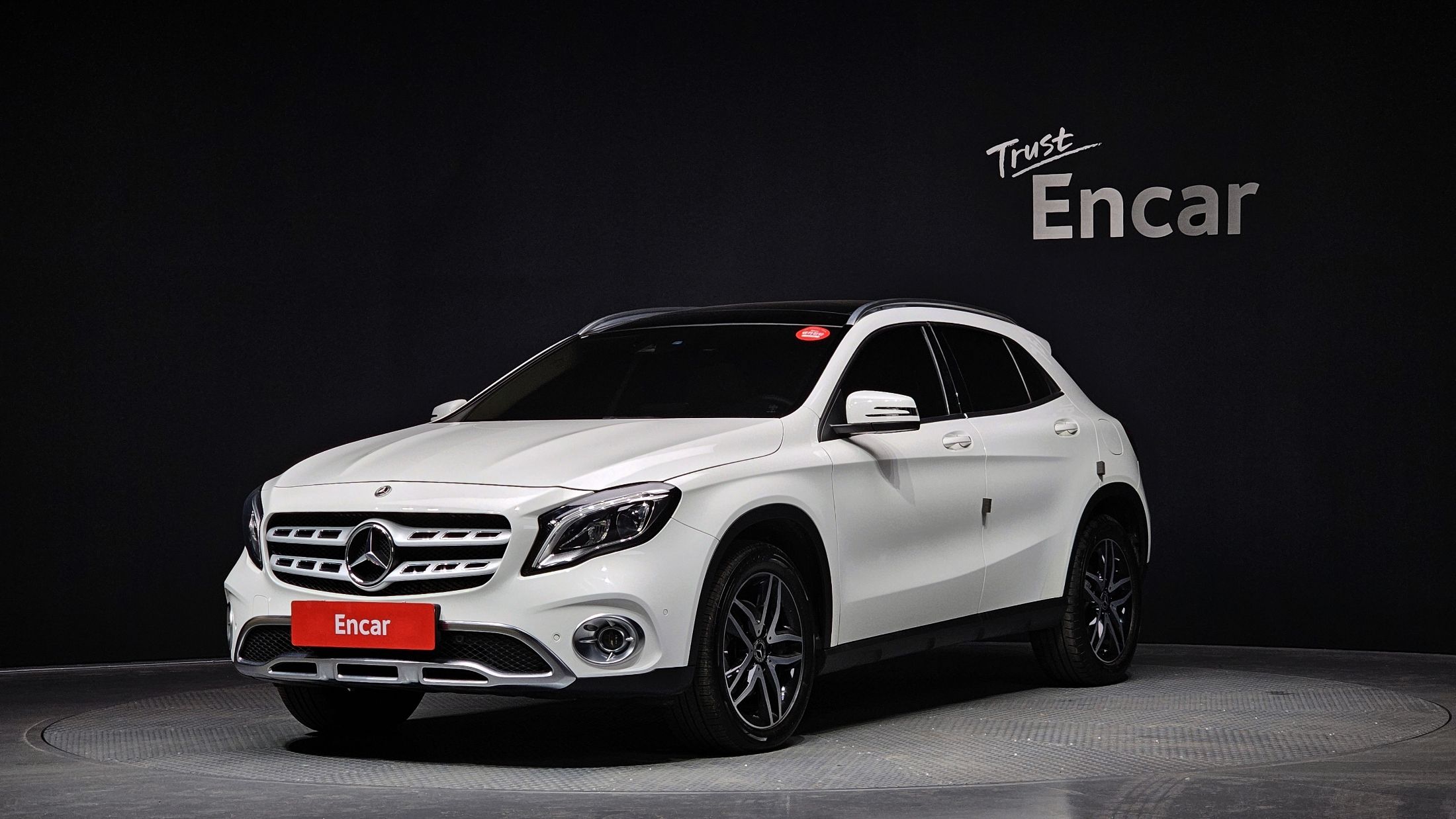 MERCEDES BENZ GLA-CLASS X156 2019