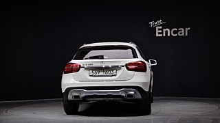 MERCEDES BENZ GLA-CLASS X156 2019