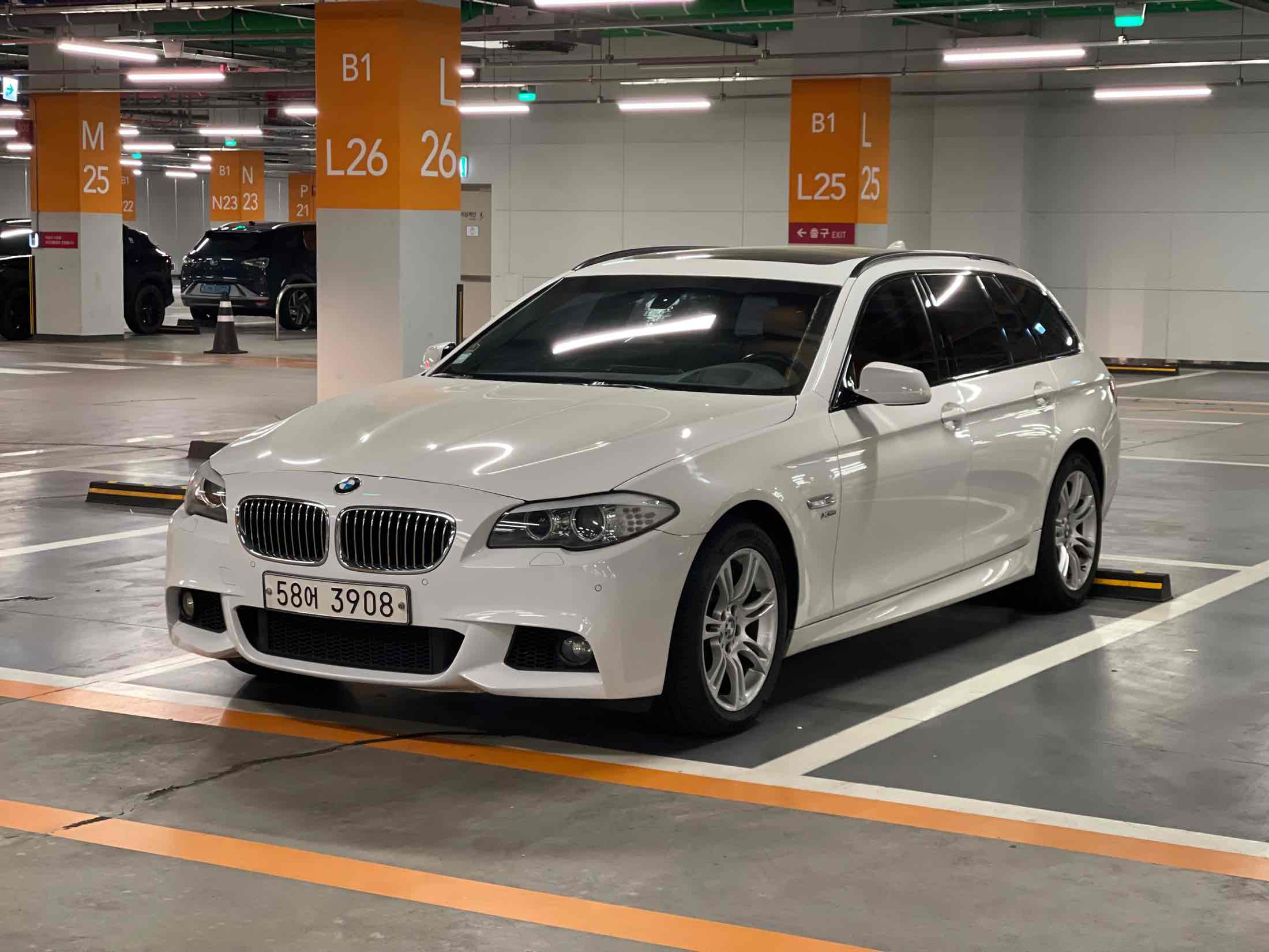 BMW 5-SERIES F10 2012