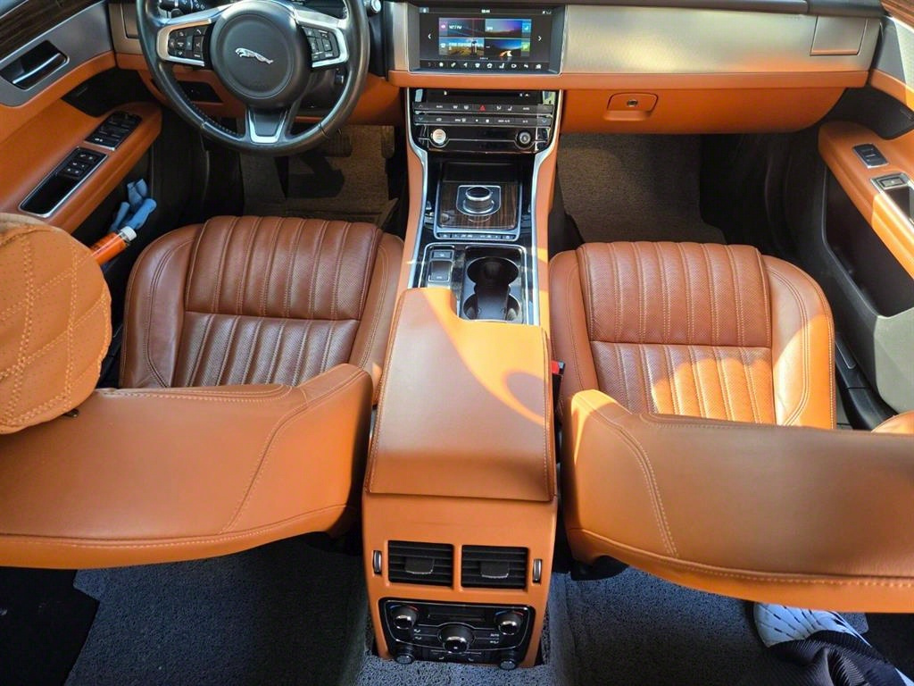 JAGUAR XF X260 2017