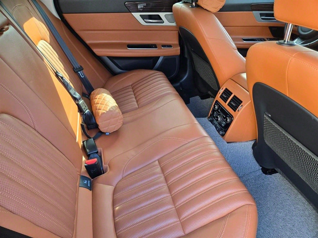 JAGUAR XF X260 2017