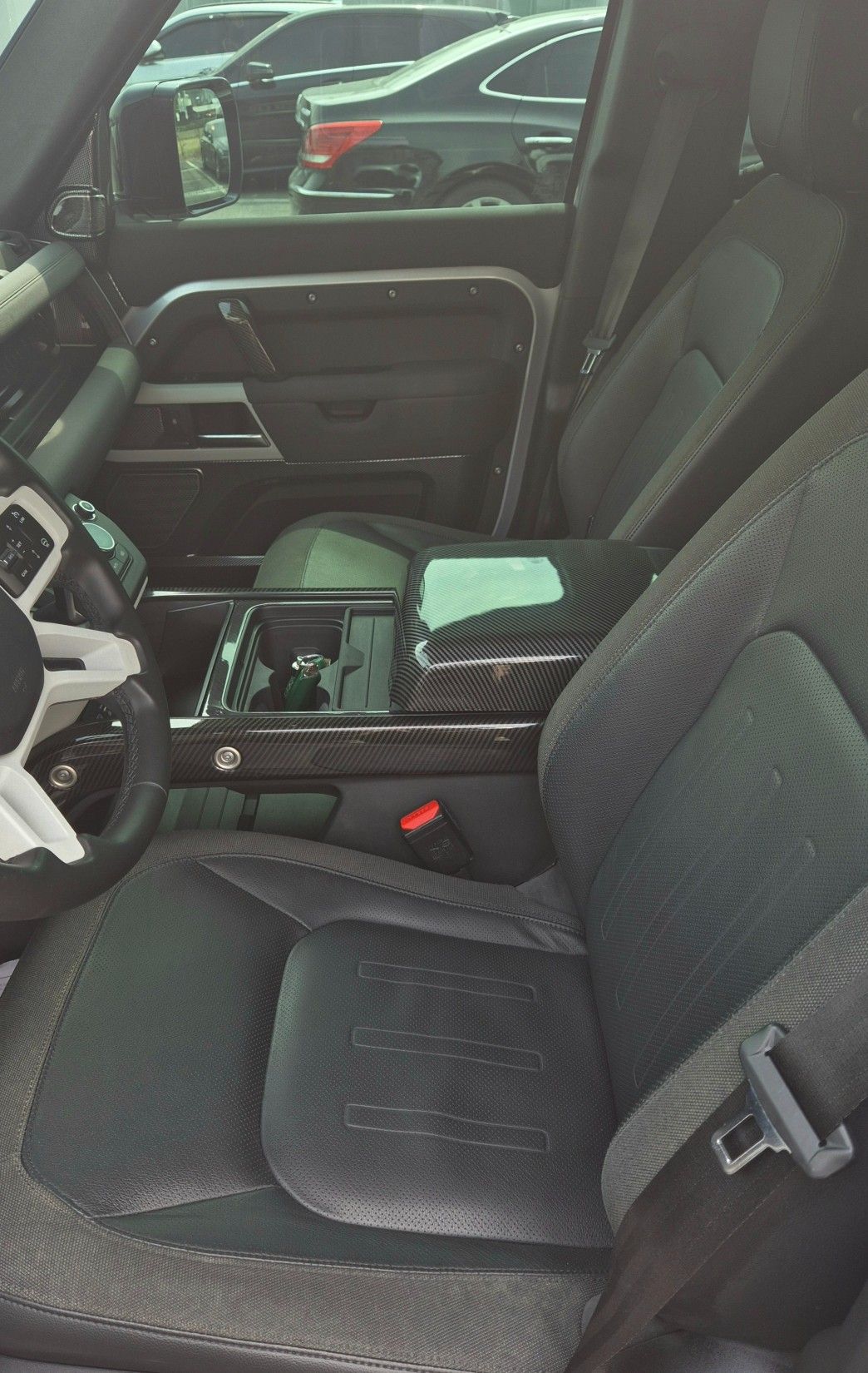 LAND ROVER DEFENDER L663