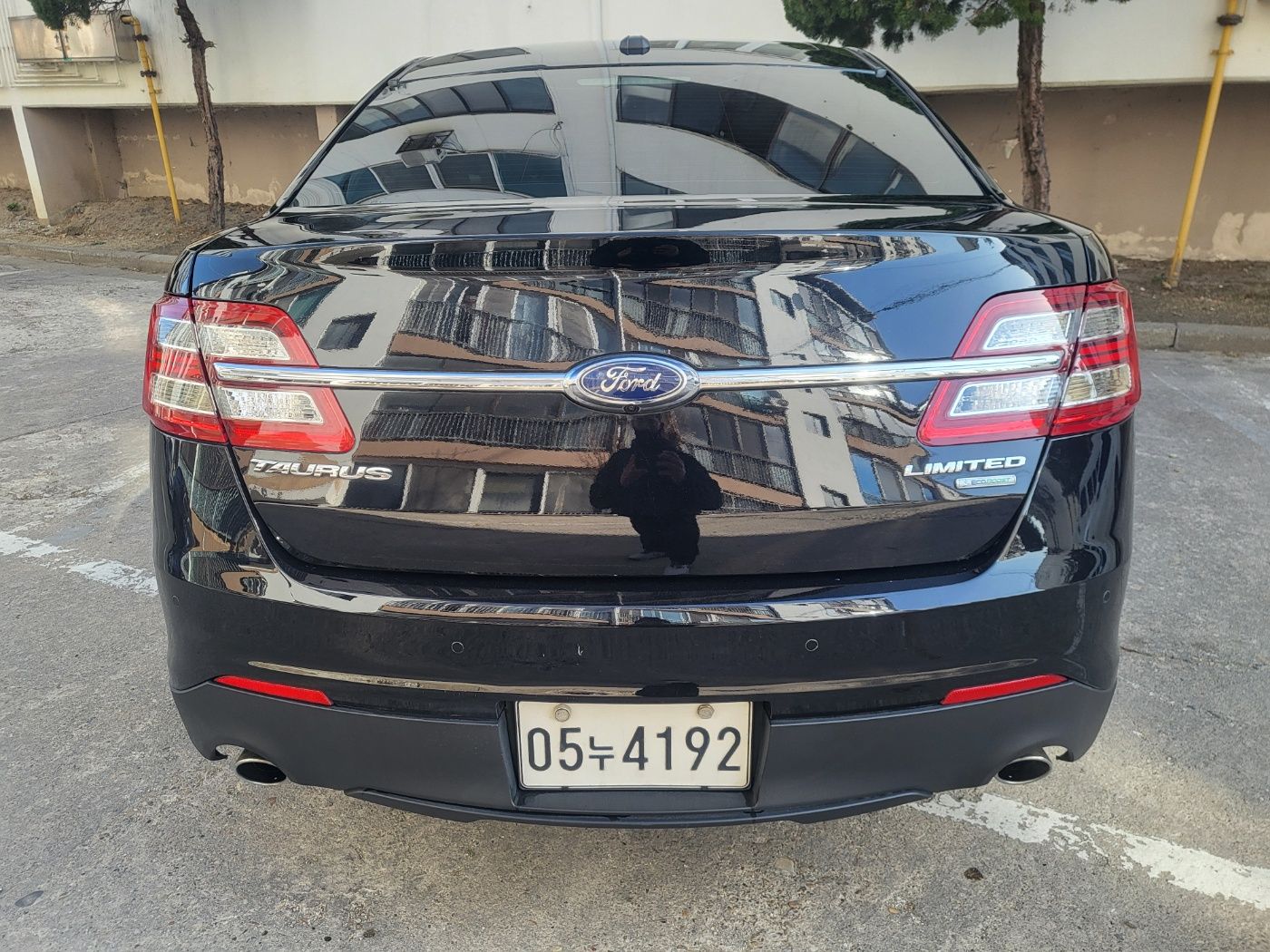 FORD TAURUS