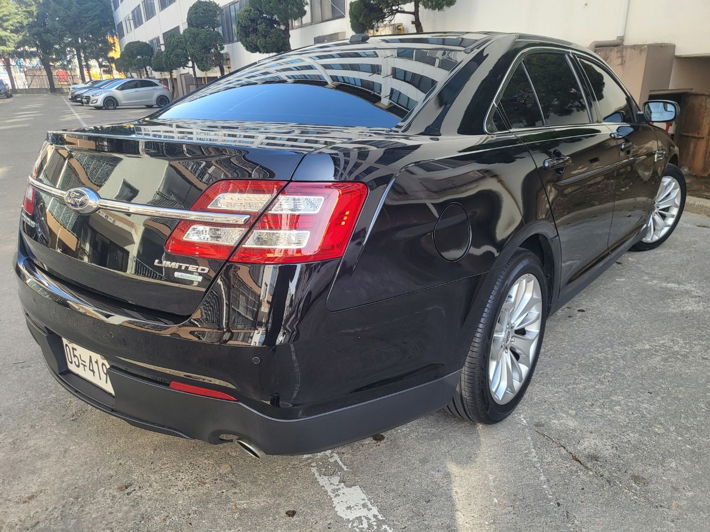 FORD TAURUS