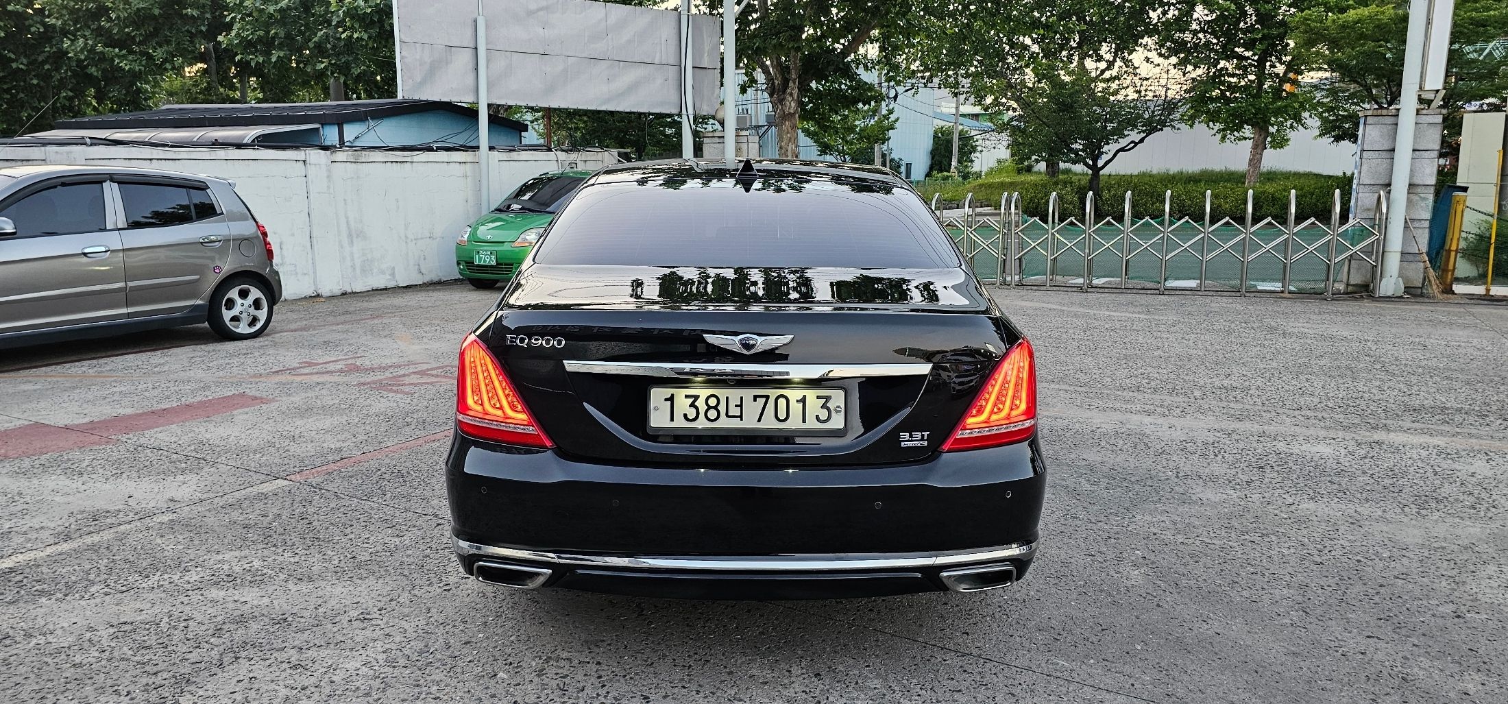 GENESIS EQ900 2016