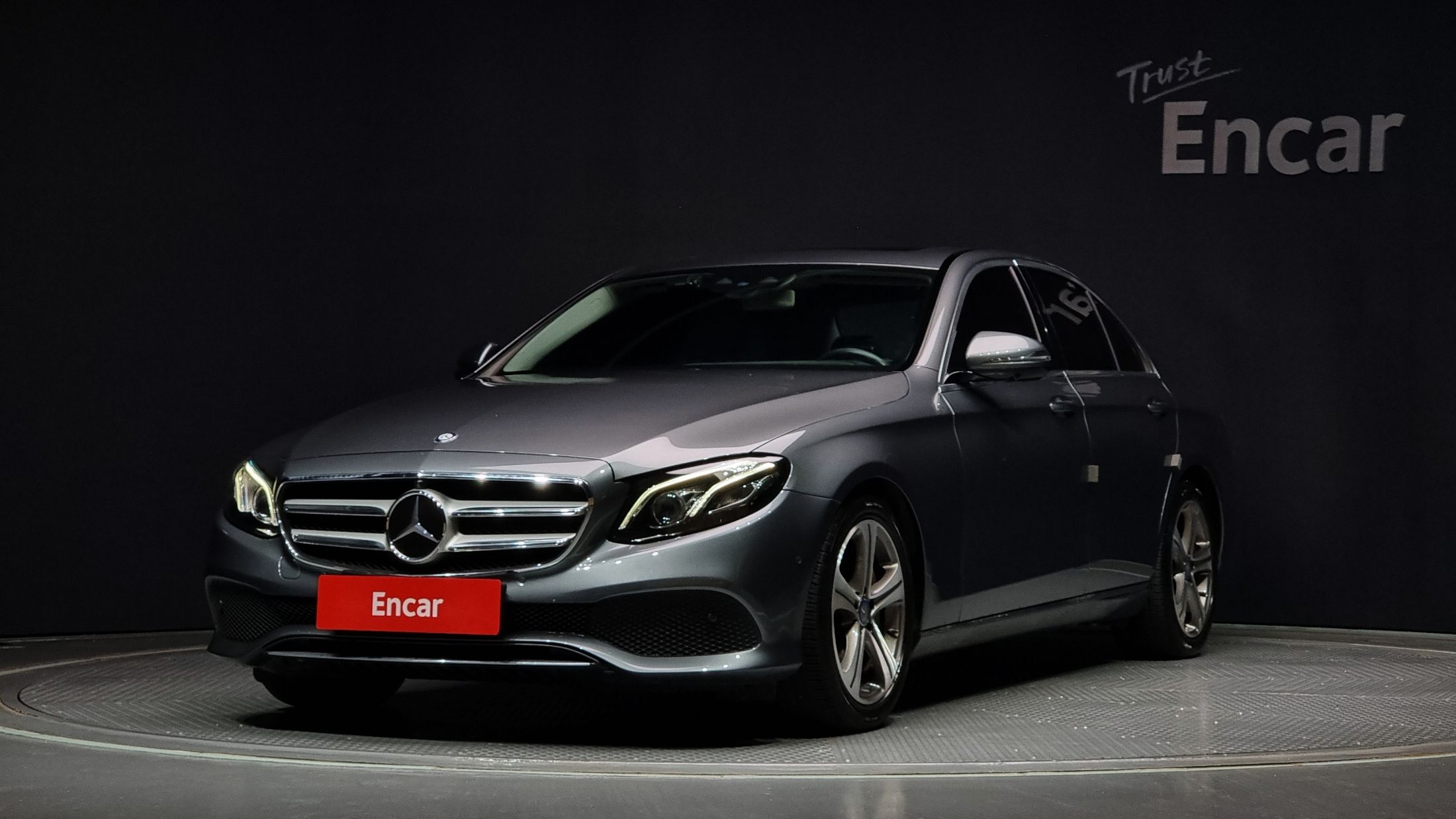 MERCEDES BENZ E-CLASS W213 2017