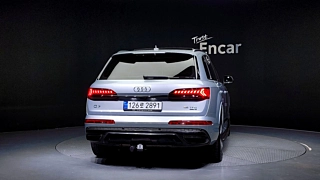 AUDI Q7 4M 2023