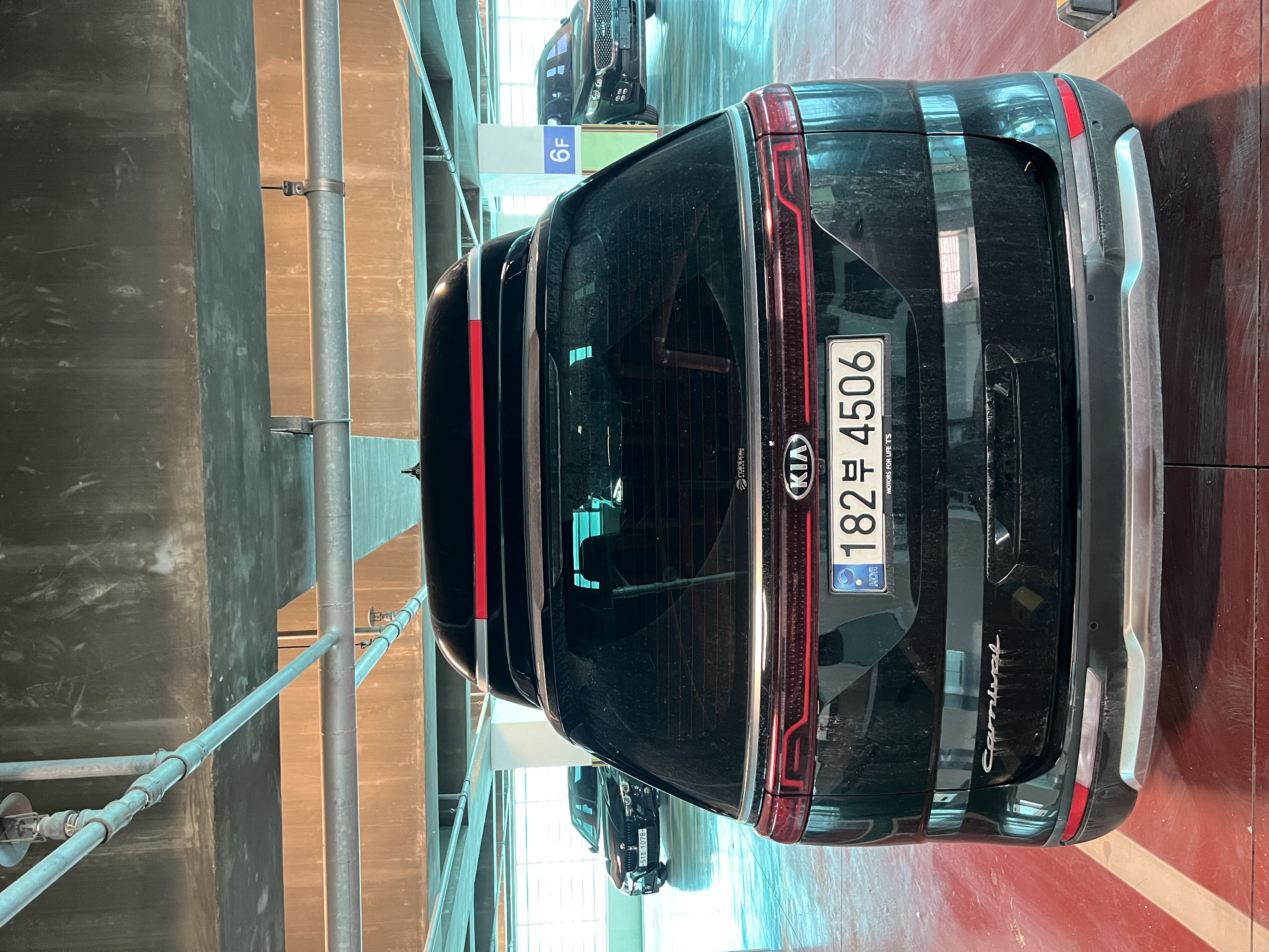 KIA CARNIVAL