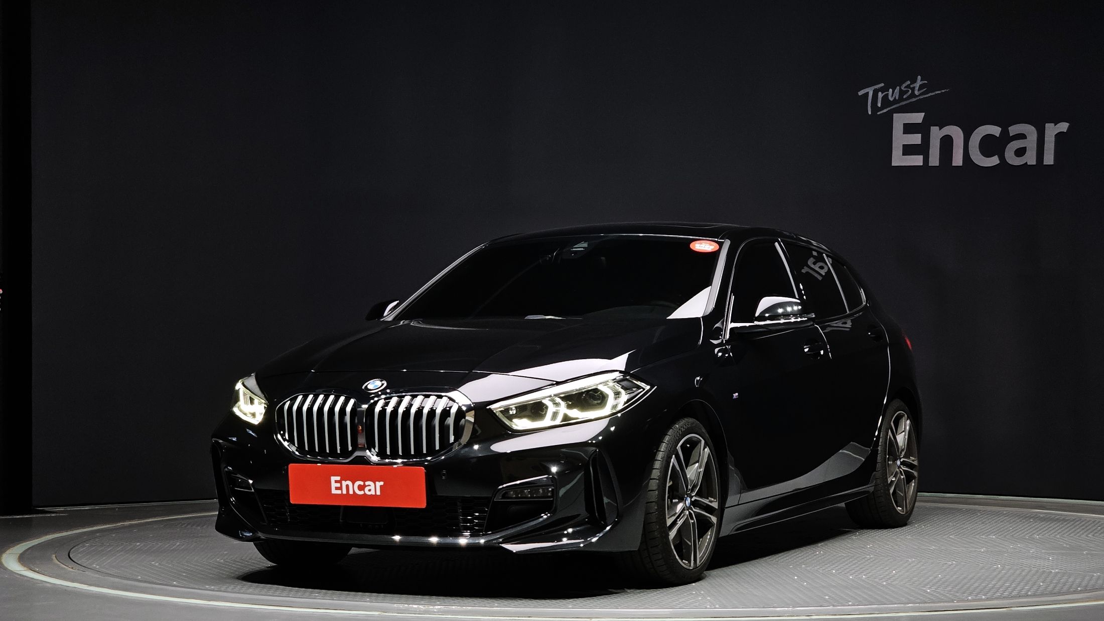 BMW 1-SERIES F40 2023