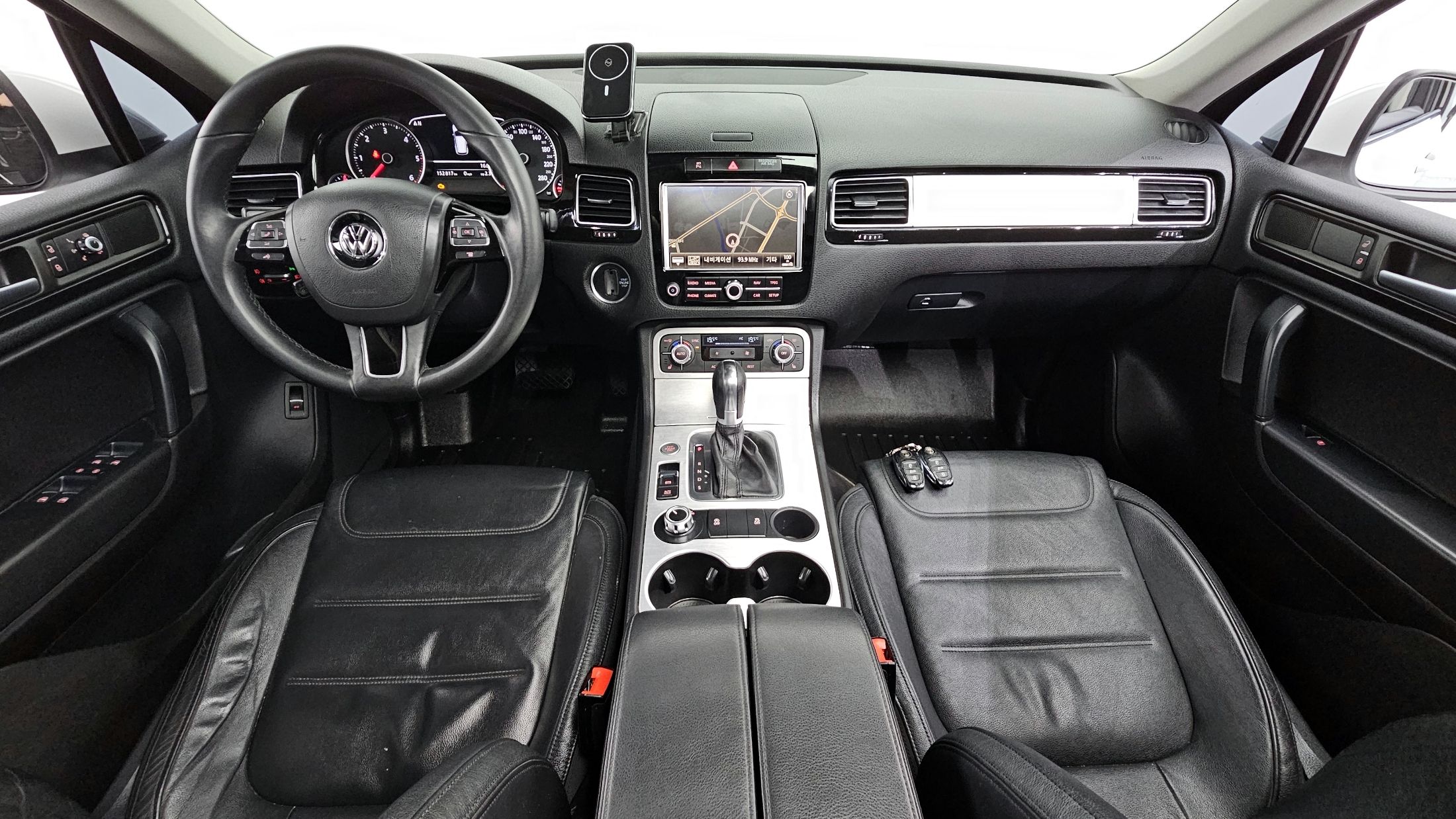 VOLKSWAGEN TOUAREG 2012