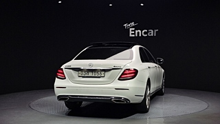 MERCEDES BENZ E-CLASS W213 2017