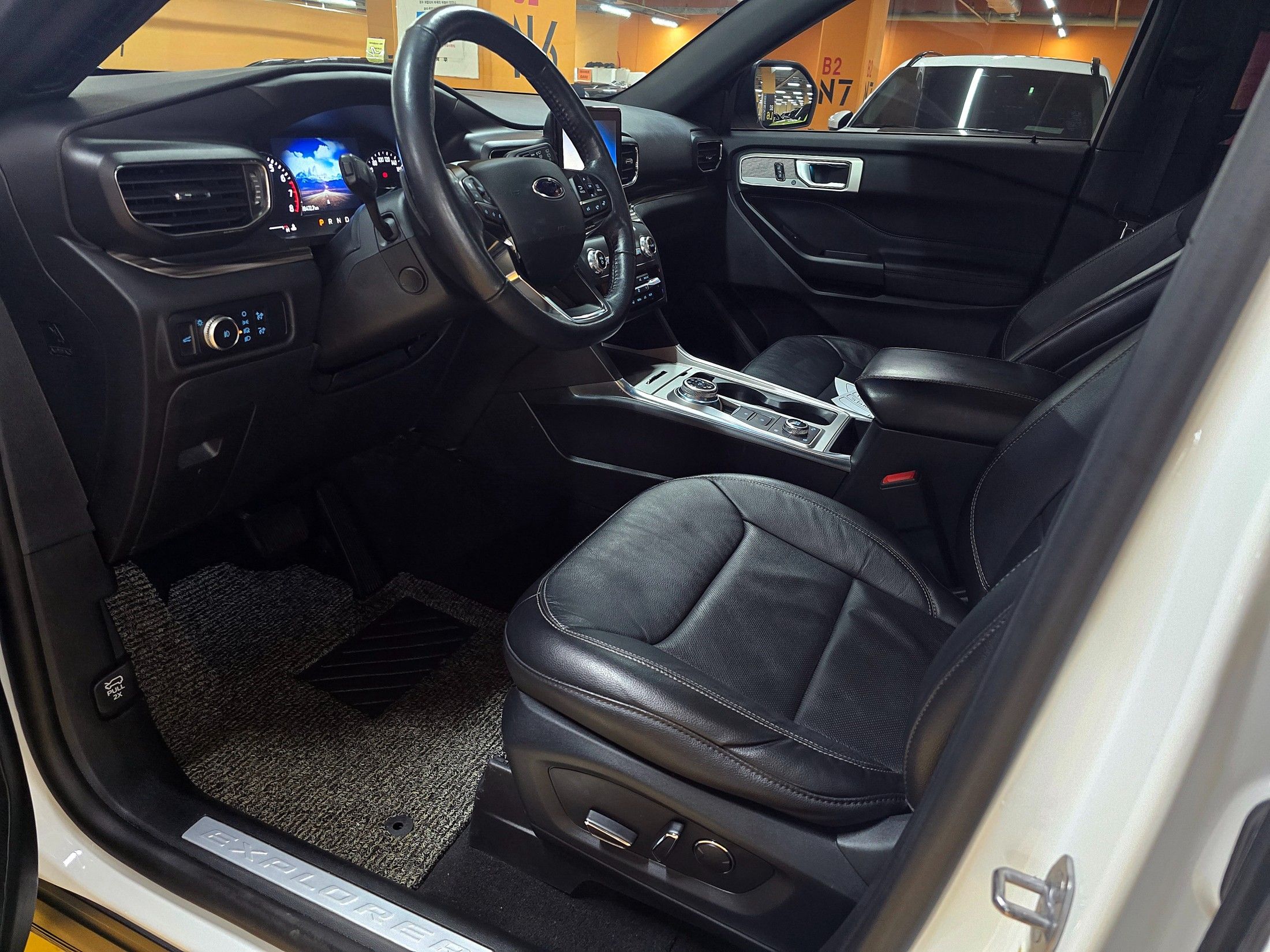 FORD EXPLORER