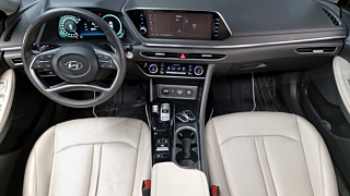 HYUNDAI SONATA DN8 2019