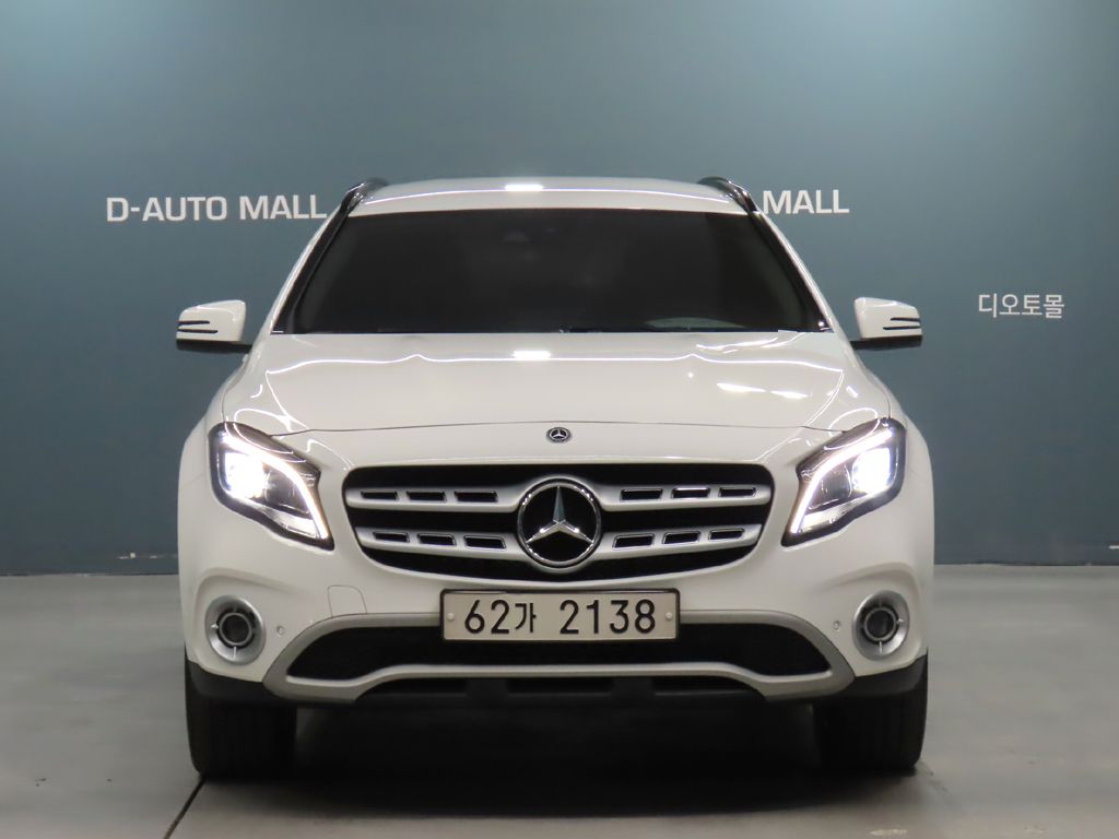 MERCEDES BENZ GLA-CLASS X156 2019