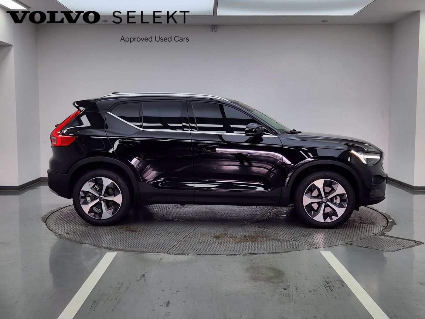 VOLVO XC40 2024