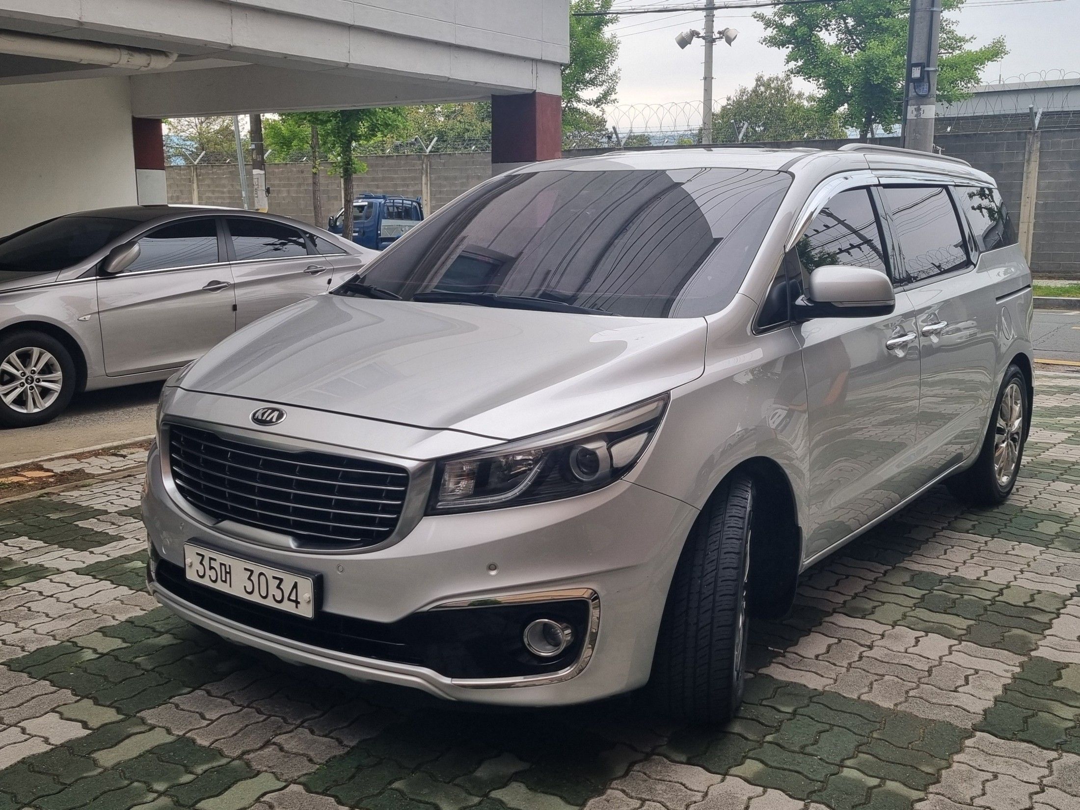 KIA CARNIVAL 2014