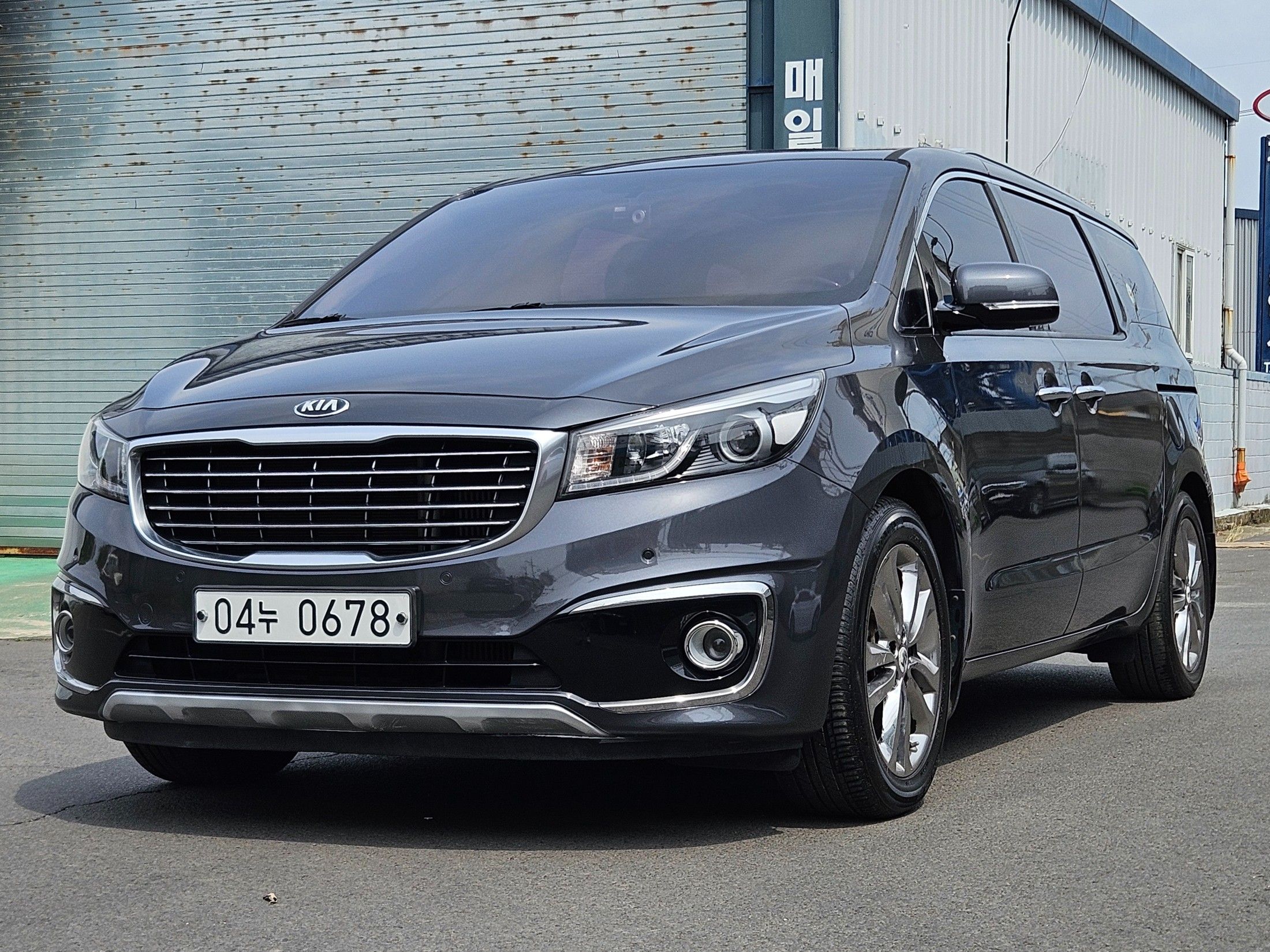KIA CARNIVAL 2016