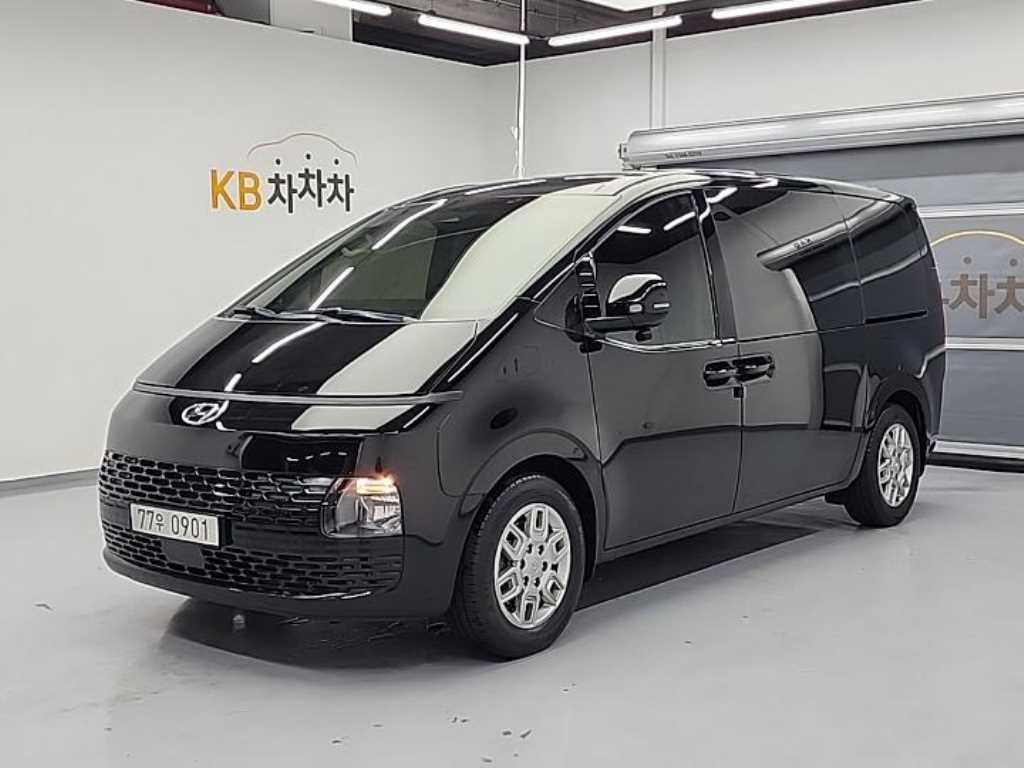 HYUNDAI STARIA 2023
