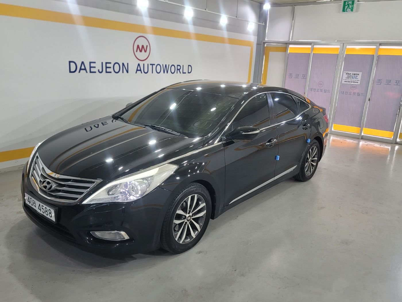 HYUNDAI GRANDEUR HG 2012