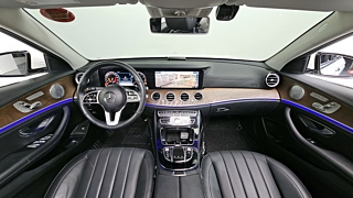 MERCEDES BENZ E-CLASS W213 2019