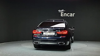 BMW 7-SERIES G11 2017