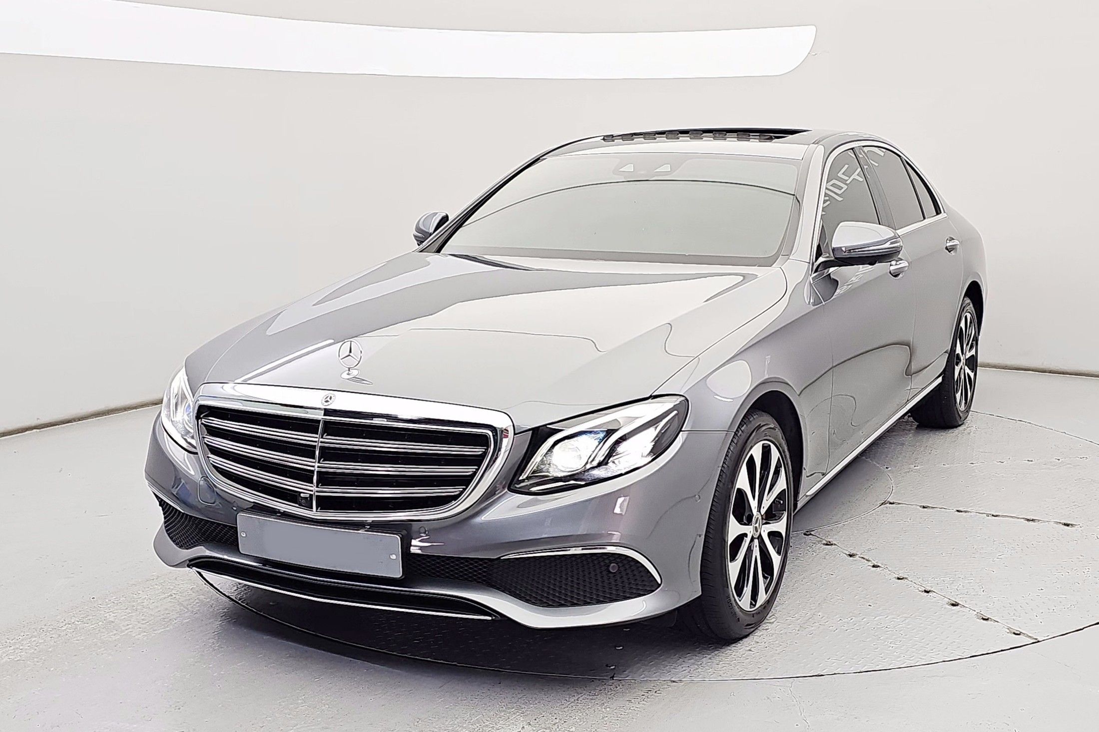 MERCEDES BENZ E-CLASS W213 2018
