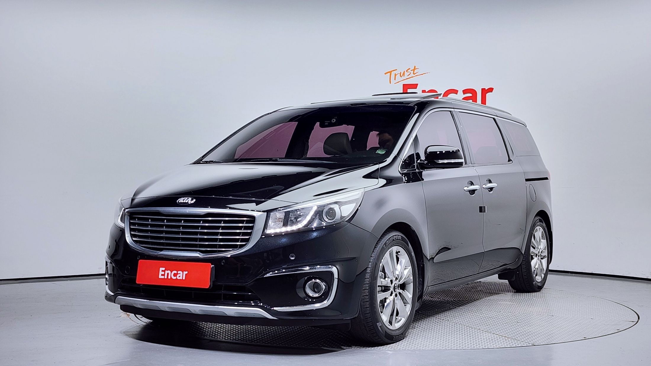 KIA CARNIVAL 2015
