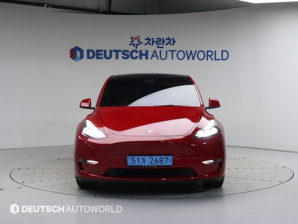 TESLA MODEL Y