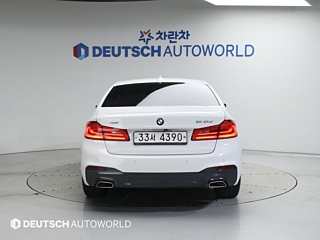 BMW 5-SERIES G30 2017
