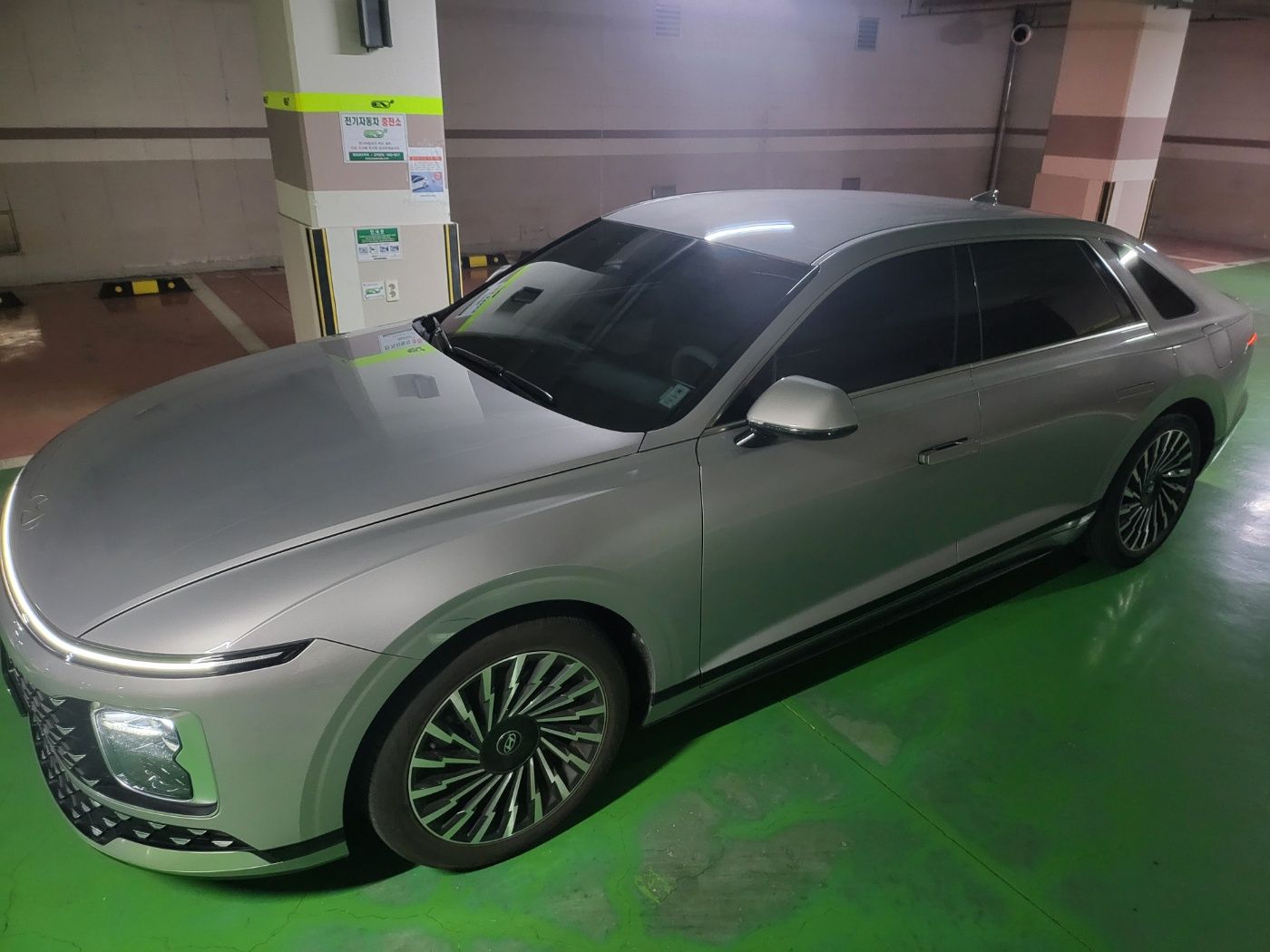HYUNDAI GRANDEUR GN7 2023