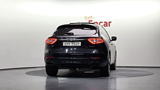 MASERATI LEVANTE 2018