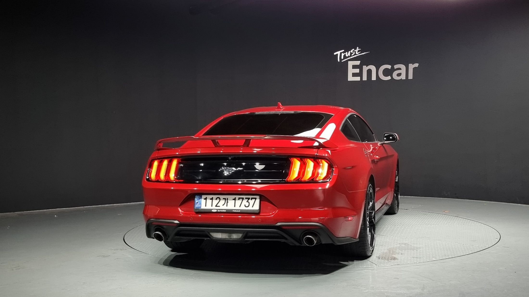 FORD MUSTANG
