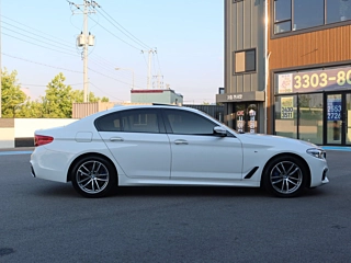 BMW 5-SERIES G30 2017