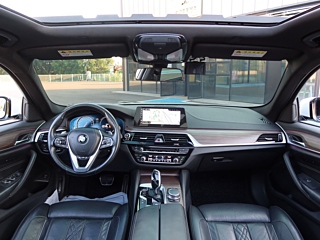 BMW 5-SERIES G30 2017