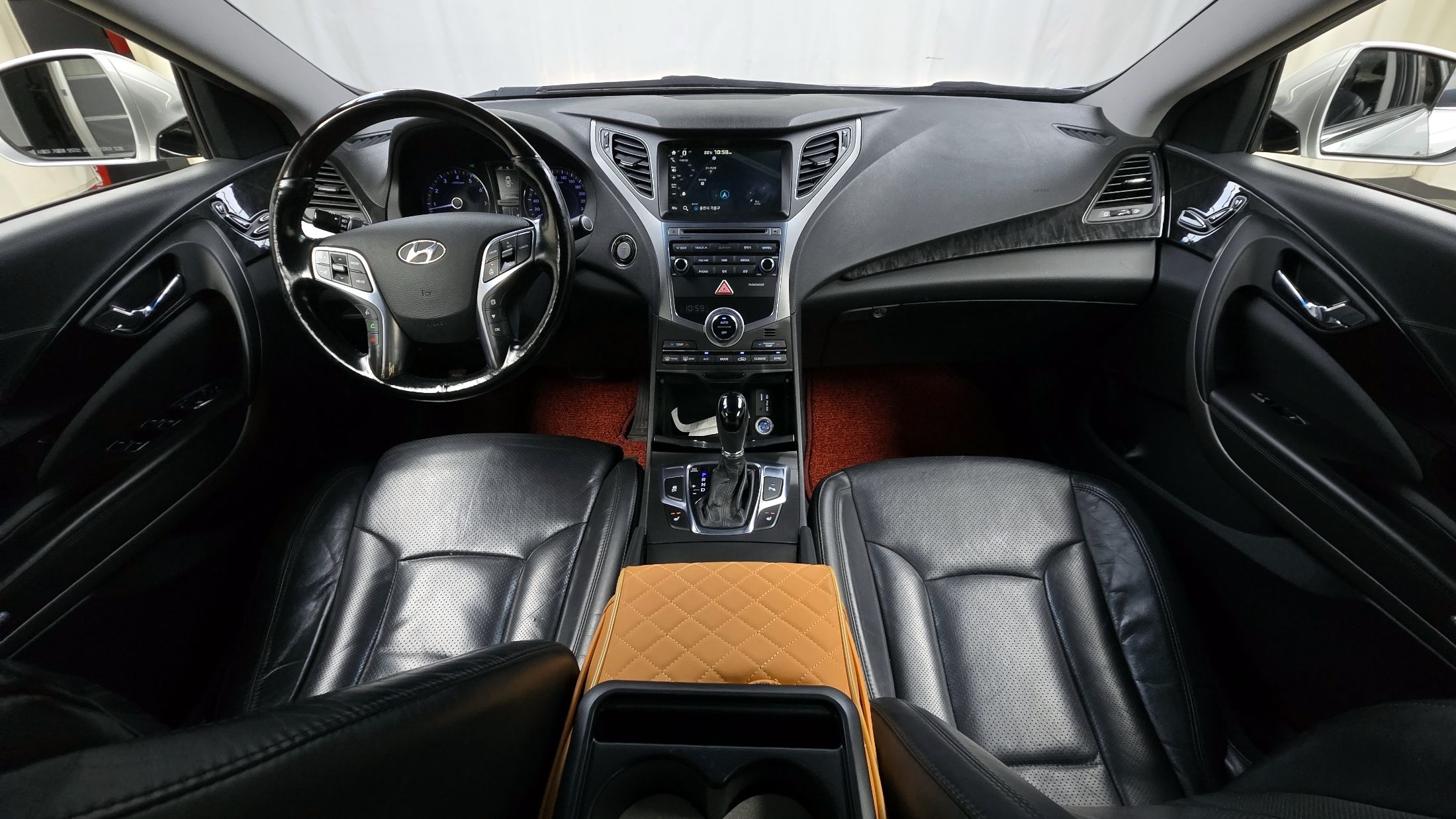 HYUNDAI GRANDEUR HG 2015