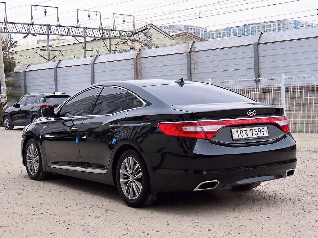 HYUNDAI GRANDEUR HG 2016