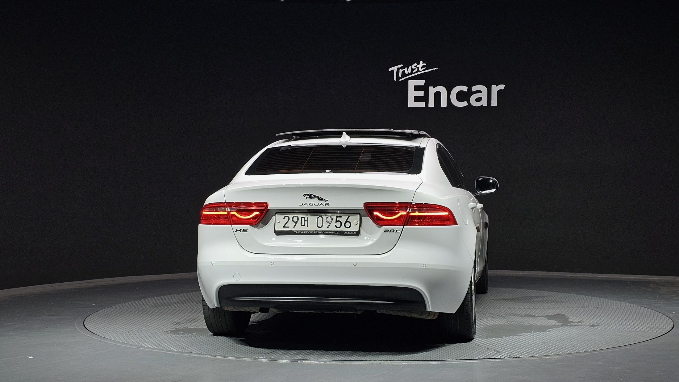 JAGUAR XE 2016