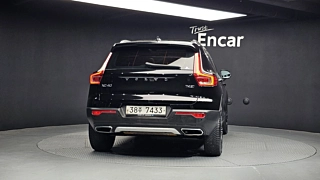 VOLVO XC40 2019