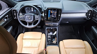 VOLVO XC40 2019