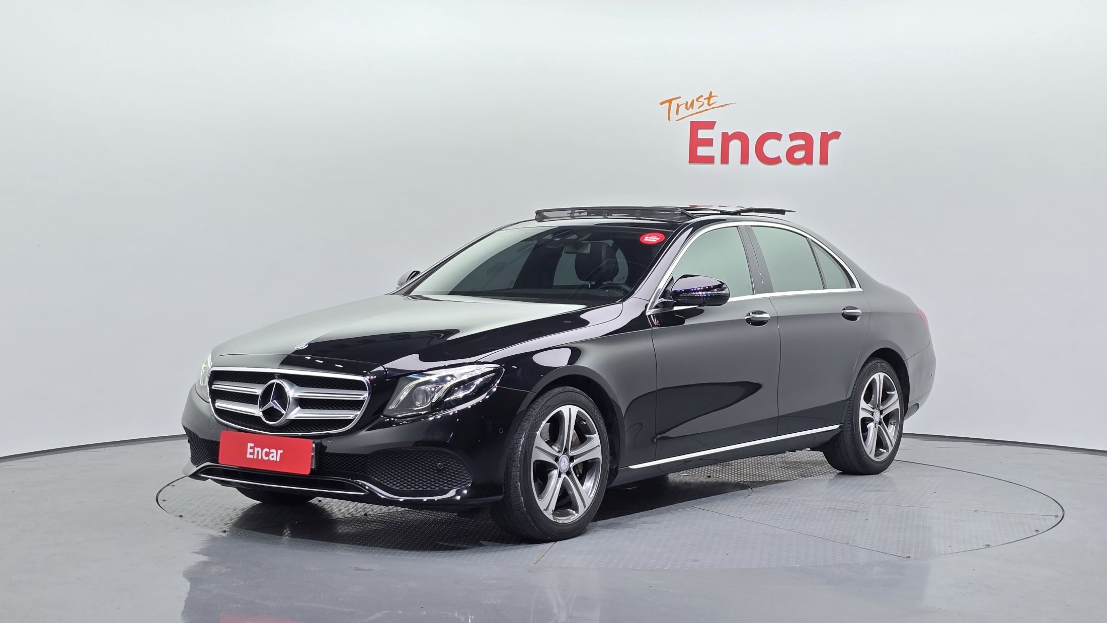 MERCEDES BENZ E-CLASS W213 2016