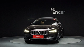 VOLVO S90 2023