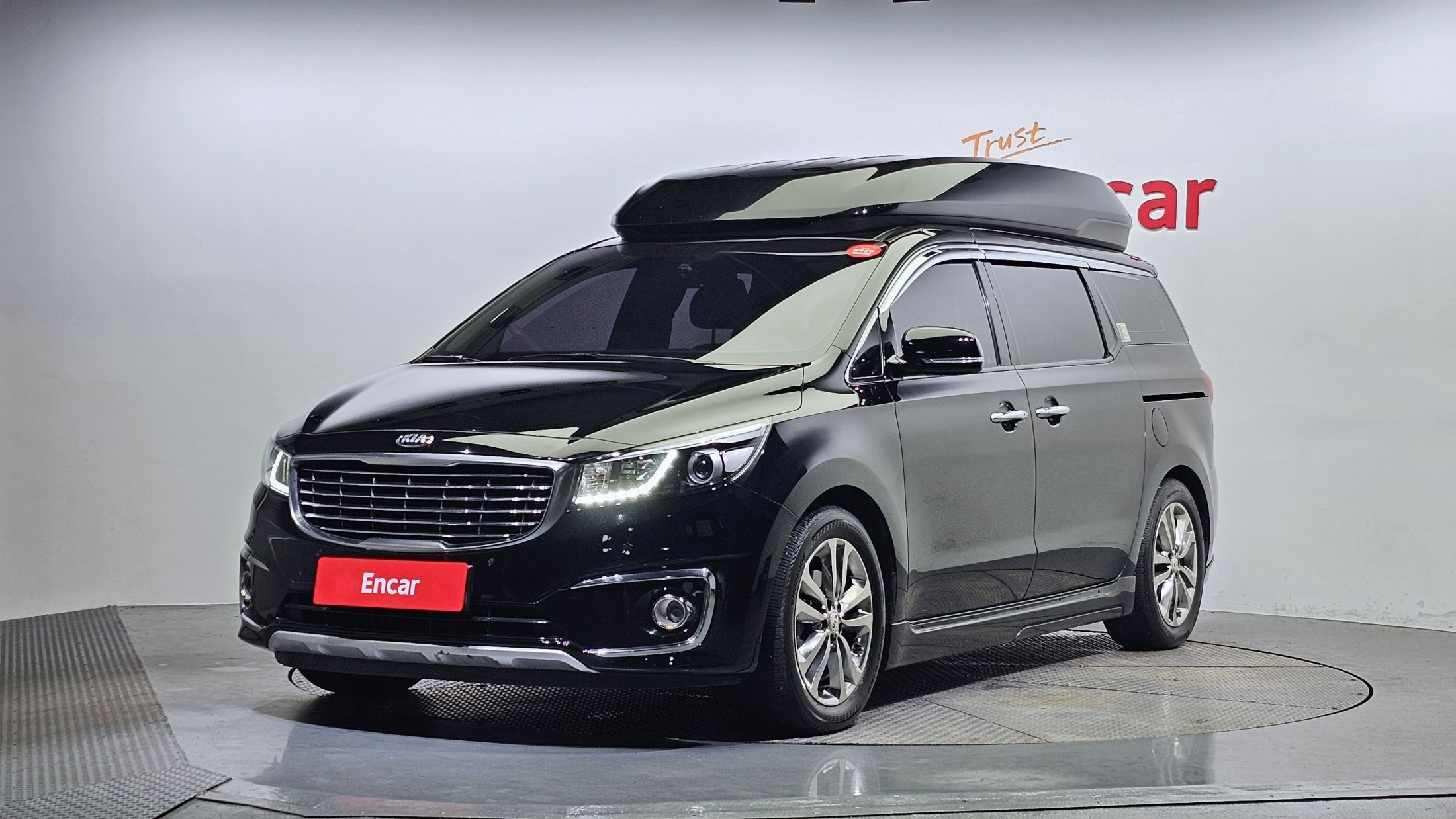 KIA CARNIVAL 2016