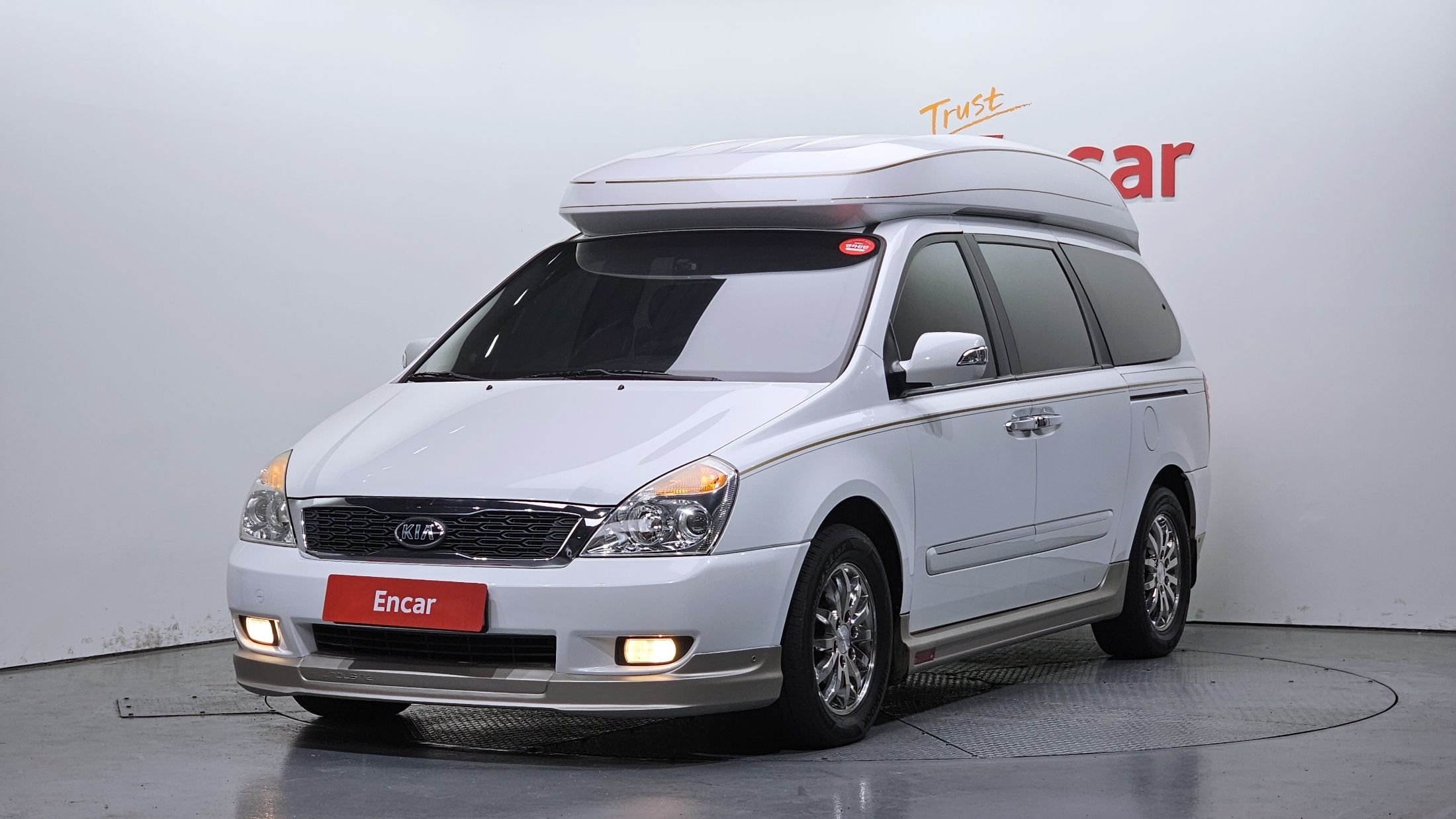 KIA CARNIVAL R 2012
