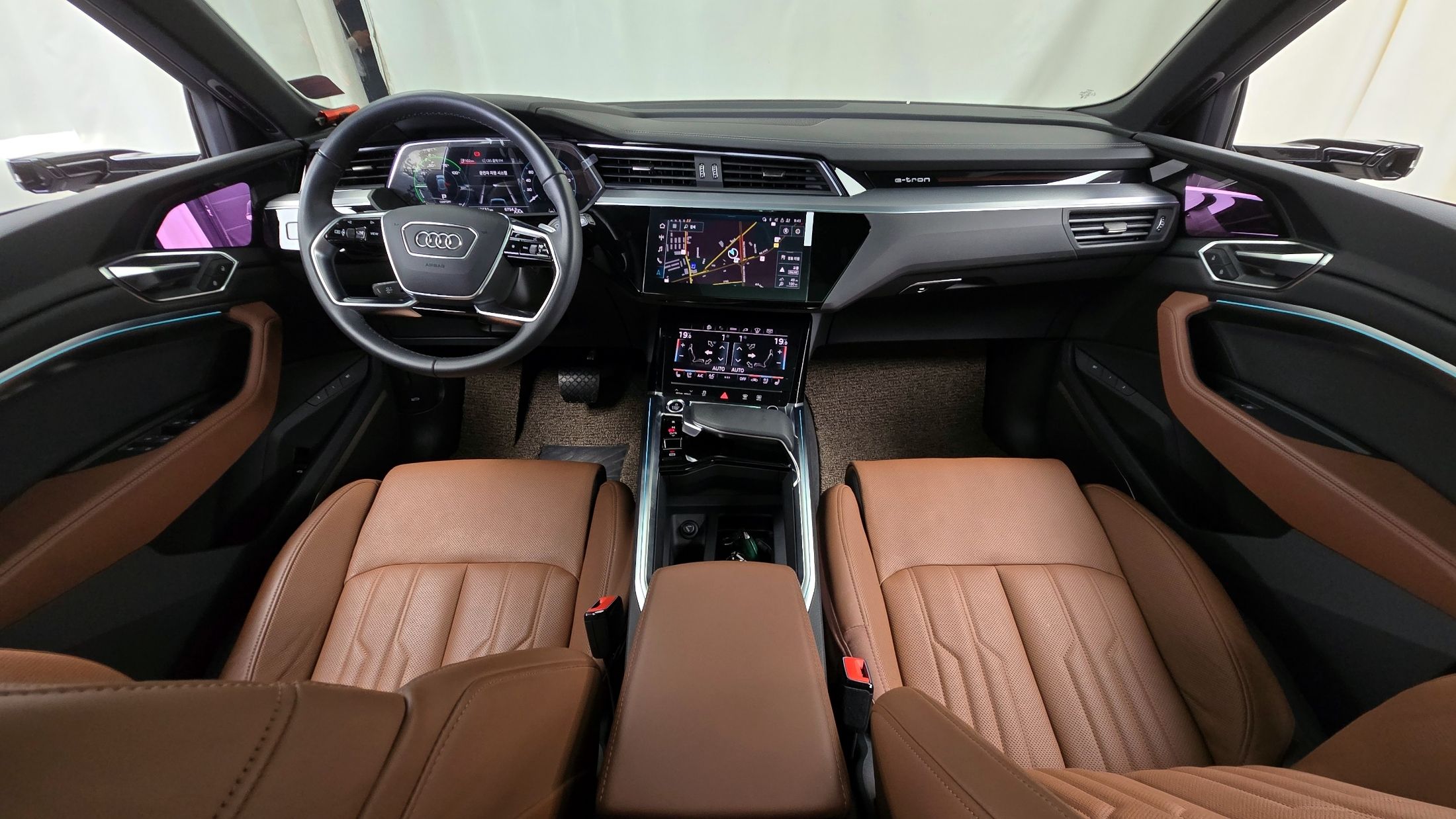AUDI E-TRON