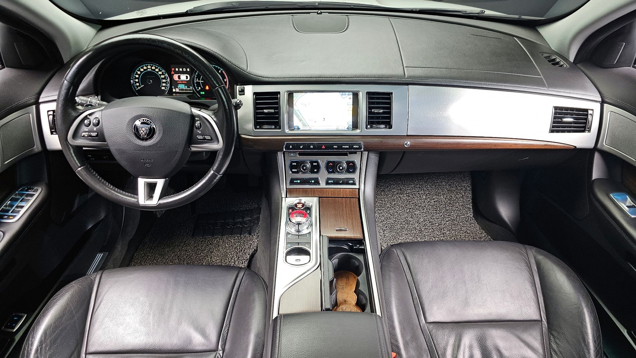 JAGUAR XF 2015