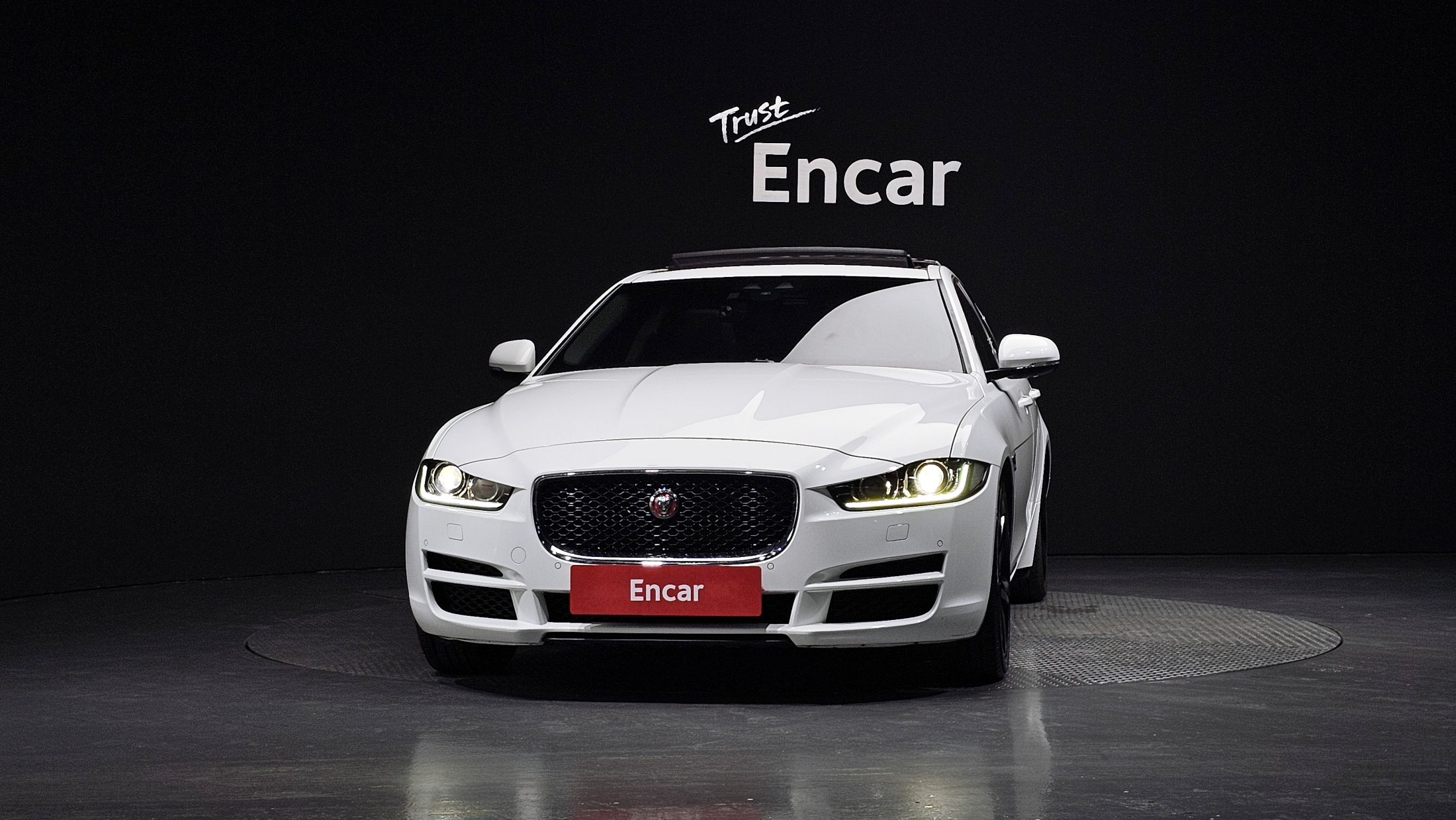 JAGUAR XE 2016