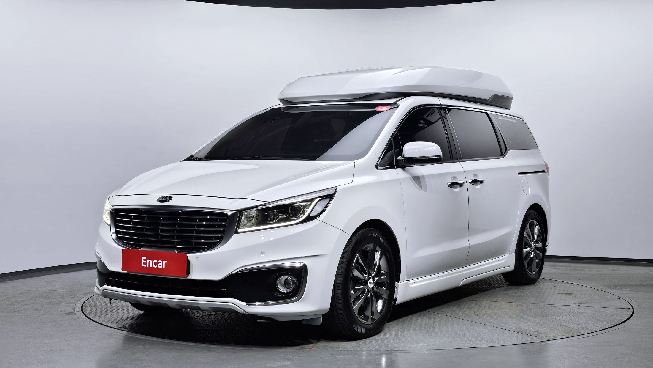 KIA CARNIVAL 2016